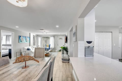 Main House - Gather for meals & visiting together at the dining table, with seating for 6