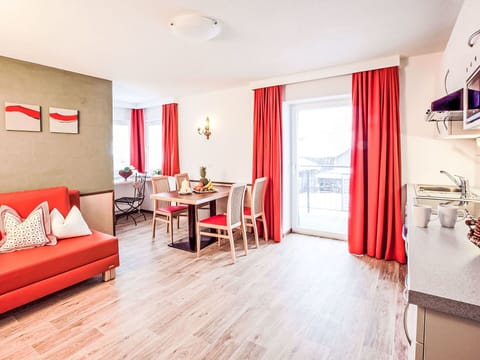 Property, Furniture, Table, Building, Decoration, Couch, Wood, Curtain, Interior Design, Flooring