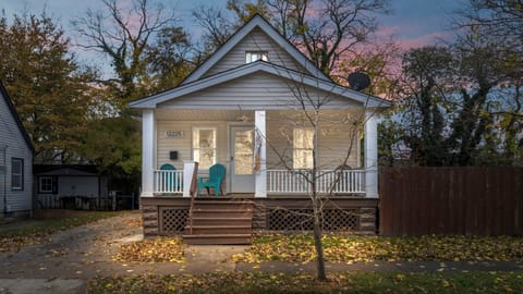 The night facade of our home in Lakewood is truly magical—soft lights illuminate the exterior, casting a warm glow against the peaceful night sky. The inviting atmosphere makes it the perfect place to unwind and enjoy the serene evening.