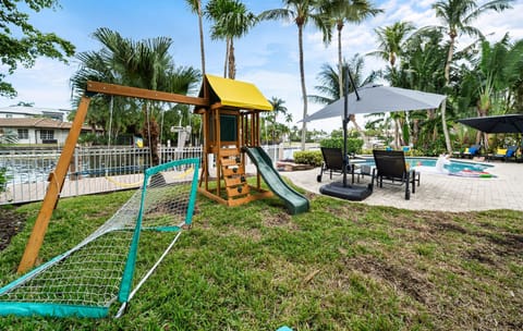PARENTS: we want you to be able to RELAX!!! SO we have included toys & games OUR KIDS LOVE! Soccer, Play set, Sandbox, miniature golf, pool toys, arcades, theatre, ping pong, baby toys, books & more! . 