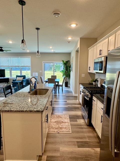 Fully equipped kitchen