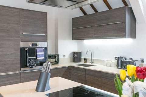 Apt. 1 Kingfisher Kitchen