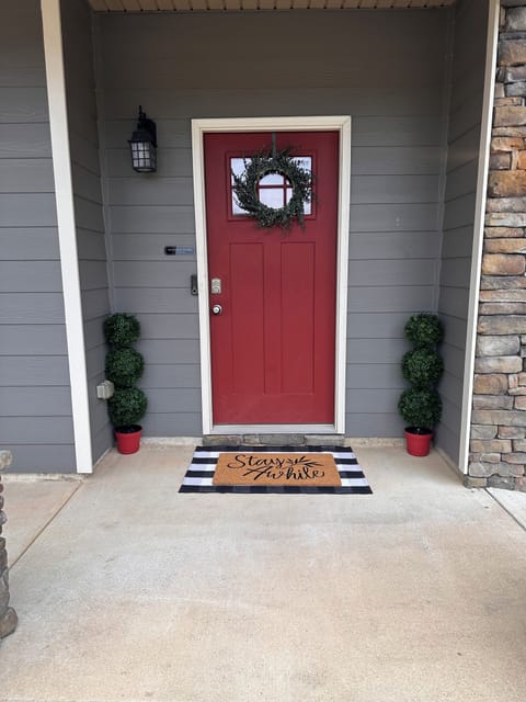 Welcome to Midland Manor! 