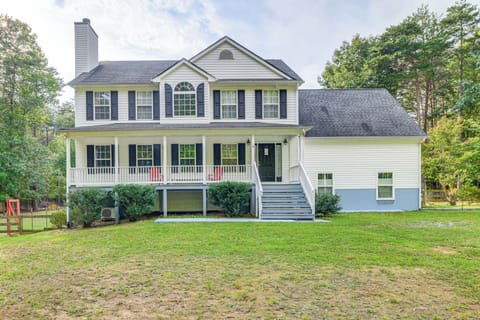 Troy Vacation Rental | 7BR | 3.5BA | 2,400 Sq Ft | Stairs Required