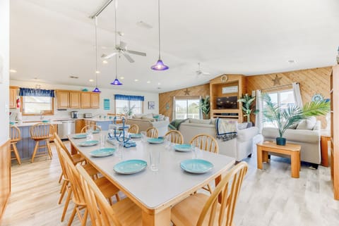 Top Level Dining Area