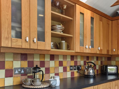 Kitchen | Gew Cottage, Helston