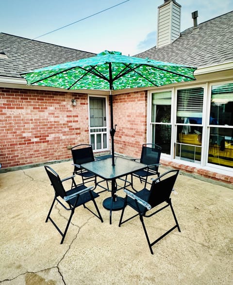 Outdoor furniture/dining space so Sit out here & enjoy!