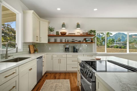 Fully renovated kitchen stoked with everything you need.