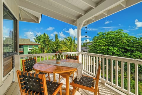Covered lanai dining table - expandable table up to 8 ppl.