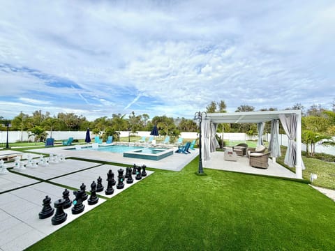 Tons of Green Areas and Pergola to rest under the shade!