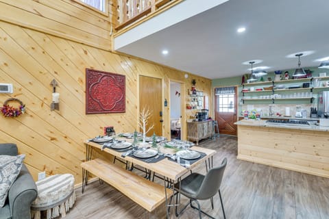 Dining Area | 1st Floor | Dishware/Flatware | Trash Bags/Paper Towels