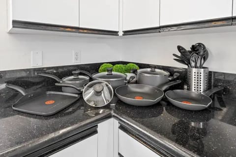 New and complete sets of pots and pans