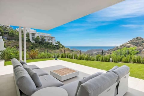 Private terrace with sea views - chill out area