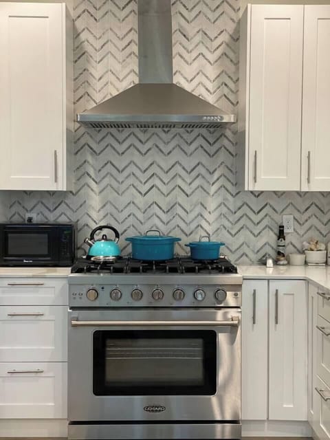 Commercial grade 6 burner range.