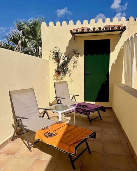 Amplia terraza situada en el piso superior de uso exclusivo