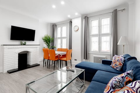 Living Room / Lounge