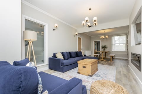 Living Room / Lounge