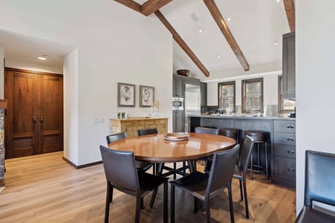 woodrunplace-26-5546_54065370848_o