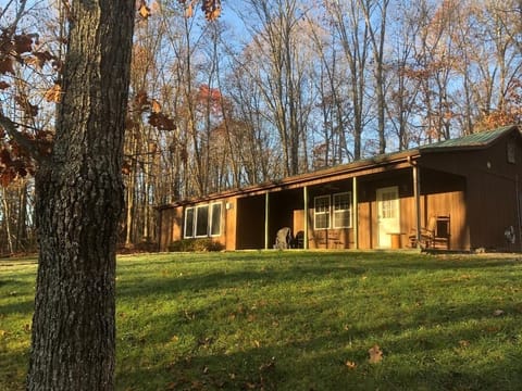 Cozy cabin on Highview!