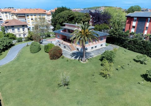 Property building,Facade/entrance,Bird's eye view,Garden