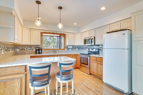 Kitchen | Cooking Basics | Dishwasher | 1st Floor