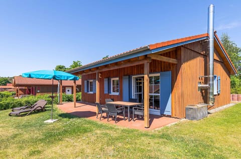 Ferienhaus Himmelblau in Jabel Terasse mit Grill und Garten