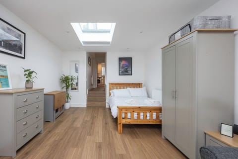 Downland Studio, Brighton and Hove - Host & Stay
