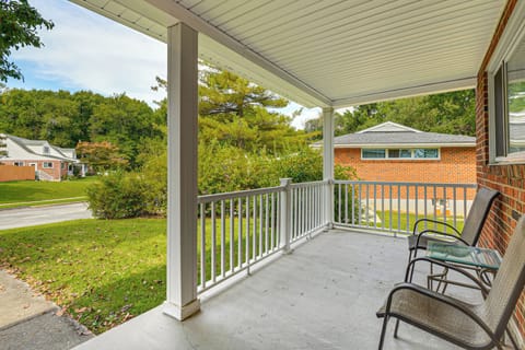 Rosedale Vacation Rental | 3BR | 2BA | 2,110 Sq Ft | 2 Steps Required