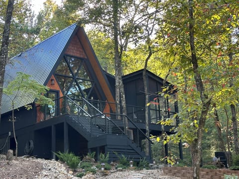 Perched 10' off the ground, you'll feel like you're in a treehouse