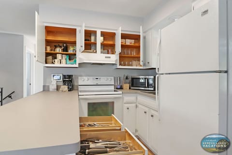 Fully equipped kitchen