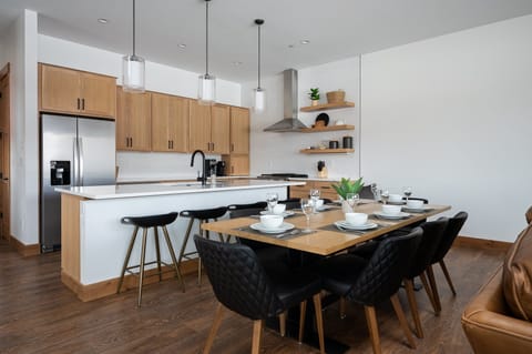 Luxurious Dining Area