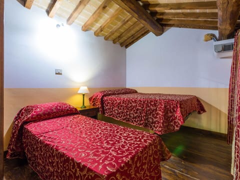 Water, Plant, Daytime, Property, Building, Swimming Pool, Azure, Tree, Sky, Architecture