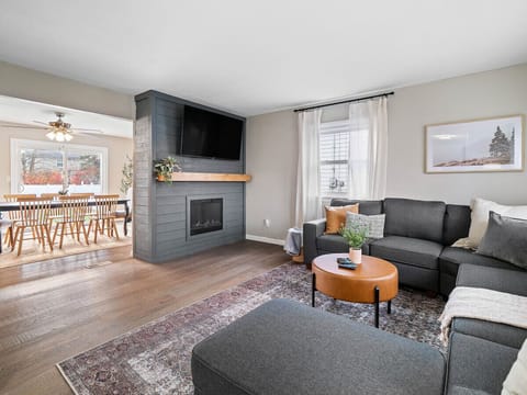 Cozy vibes and a warm welcome! This space screams comfort and relaxation. Perfect for movie nights and quality time. 🥰 #homedecor