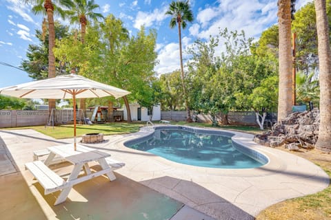 Phoenix Vacation Rental | 3BR | 2BA | Step-Free Access | 1,432 Sq Ft