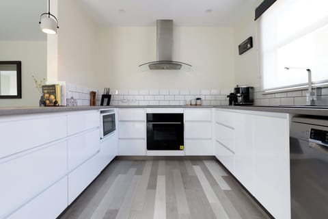 fully equipped kitchen space