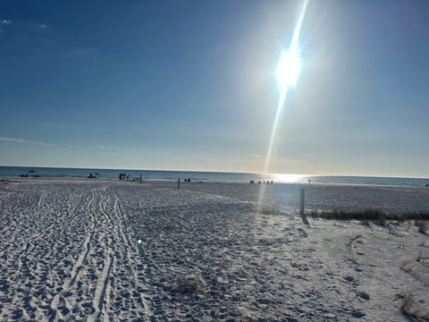 Englewood nearby Beach