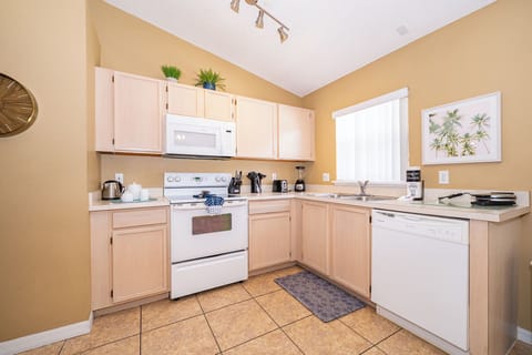 17345SilverCreekCt-13