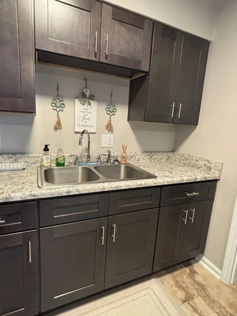 Fully remodeled, well stocked kitchen