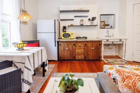 Kitchenette for basic cooking and meal prep- additional appliances included!