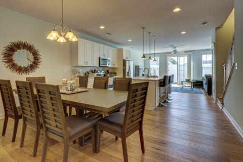 Open Floor Concept- great for entertaining