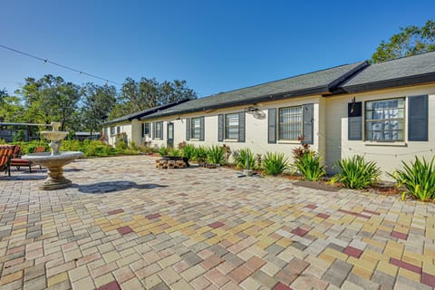 Courtyard | Outdoor Seating | Gas Fire Pit