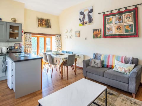 Open plan living space | Frankaborough Cottage - Frankaborough Farm Cottages, Lifton