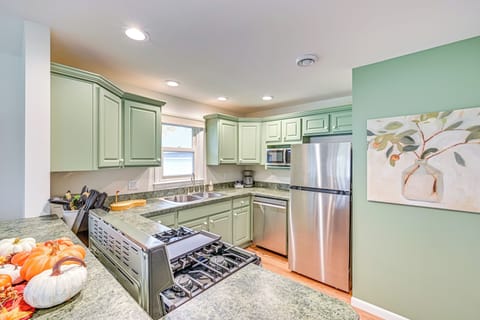 Kitchen | 1st Floor | Cooking Basics | Drip Coffee Maker | Toaster