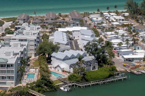 BAY AND BEACH ACCESS