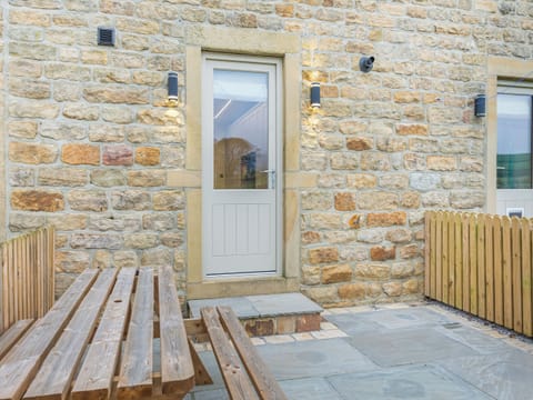 Sitting-out-area | Whiteoak Cottage, Trawden