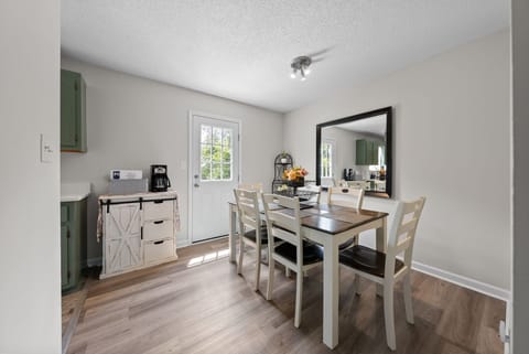 Seating for 6+ enjoy your meals at the large dining table and chairs offered in this perfectly equipped home with high speed wi-fi, pots and pans, cookware, utensils, laundry, extra bedding, cleaning products, new appliances and more. 