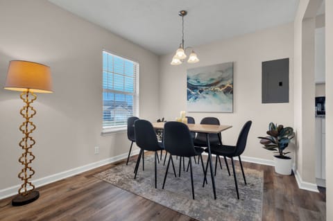 Message us for information on extended and discounted stays. Perfectly situated short term rental fully equipped to service 6. Traveling professionals, families, and groups of all kinds will feel right at home in our well thought out space.