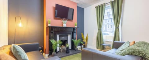 Travel Lets Short Term Rentals 					
