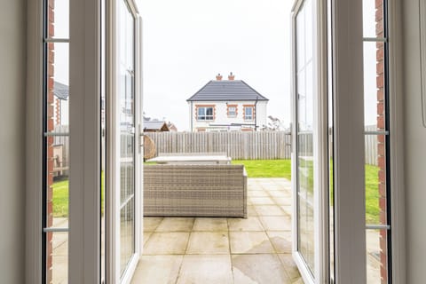 0803bf63-fb22-486c-9044-8384d6b7842c