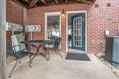 Outdoor seating and front entry